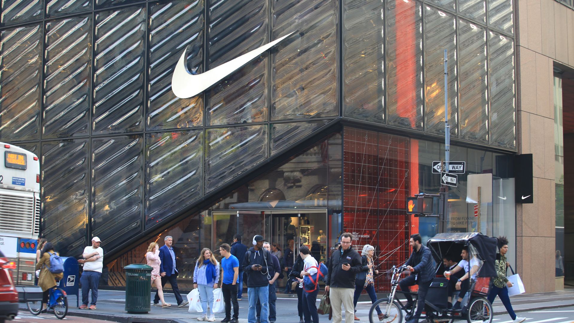 Nike увеличава рязко дивидента си с очаквания за скок на продажбите