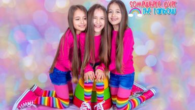 Осемгодишните еднояйчни тризначки Теодора Калина и Диляна Терзиеви от Разград