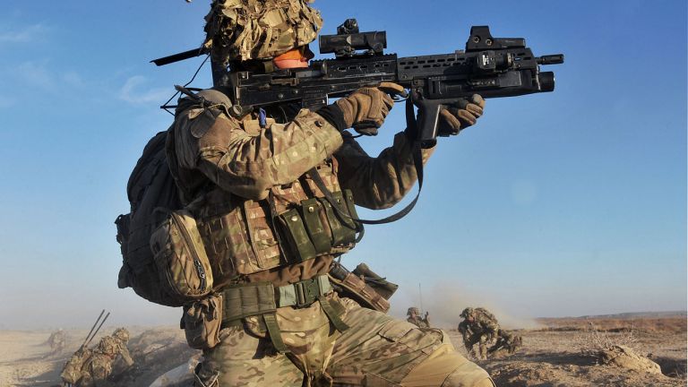 Лондон инвестира милиарди във военен изкуствен интелект