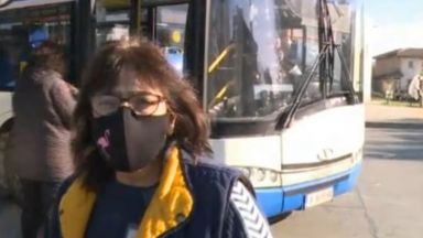 Контрольори в градския транспорт във Варна излязоха на протест рано