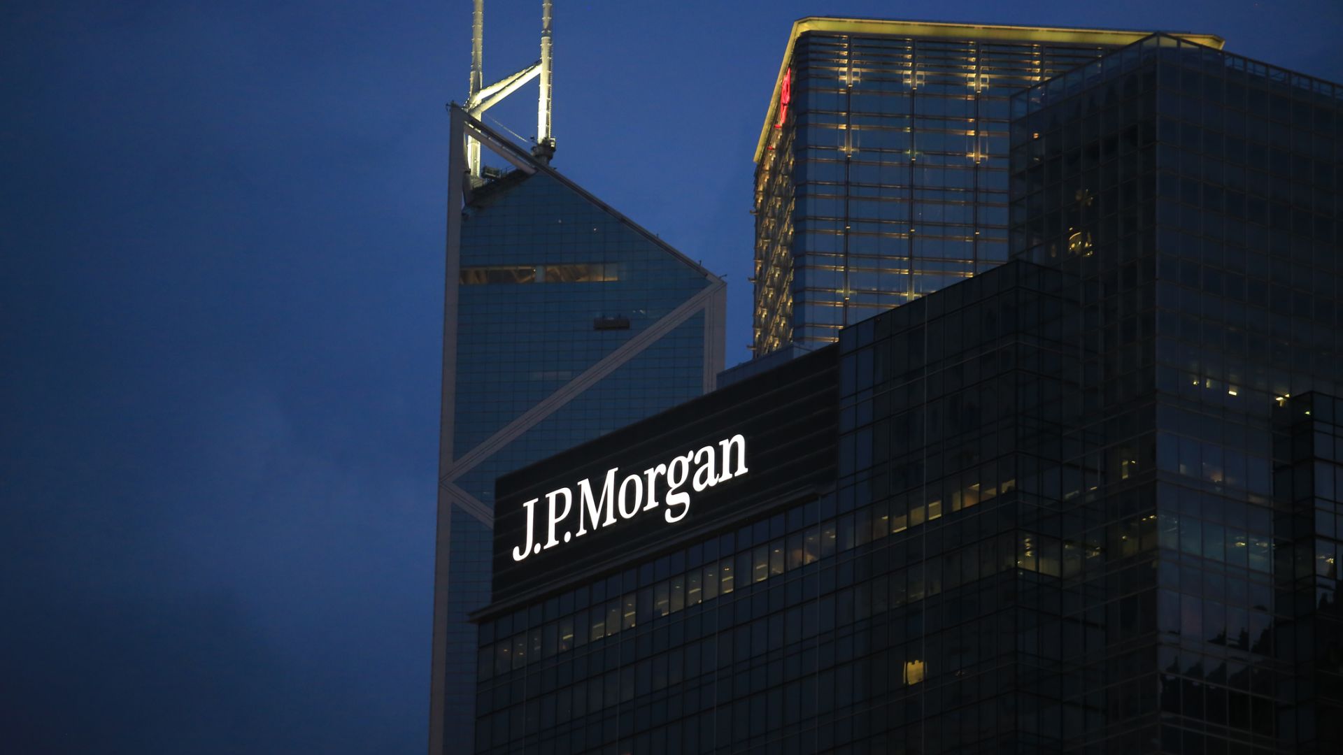 JP Morgan стана лидер на пазара на злато: с рекордни приходи от 1 млрд. долара