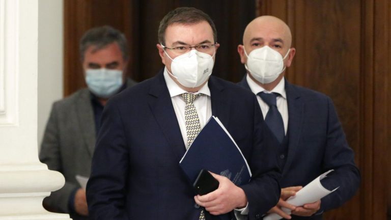 Нараства броят на приетите в болници, както и на имащите