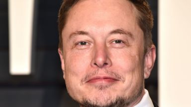 Мъск подкрепя Epic Games в битката им с Apple