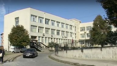 Доброволци влизат в болницата в Поморие за да помагат на