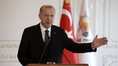 Ердоган: Очакваме 50 милиона дози ваксини от "Синовак"