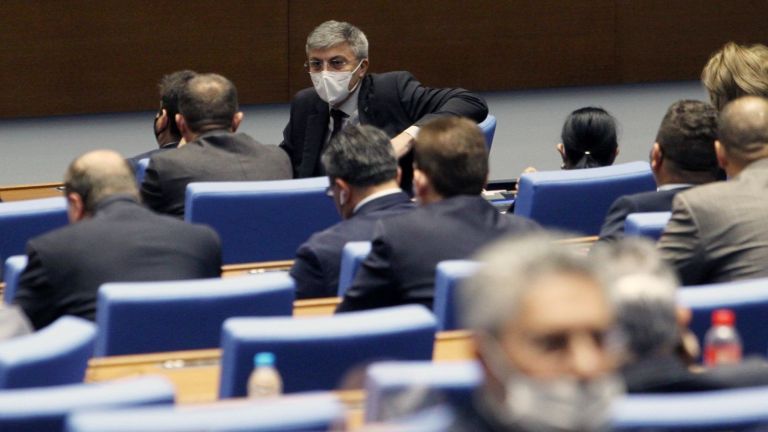 Депутатите окончателно одобриха промените в Закона за данъка върху добавената