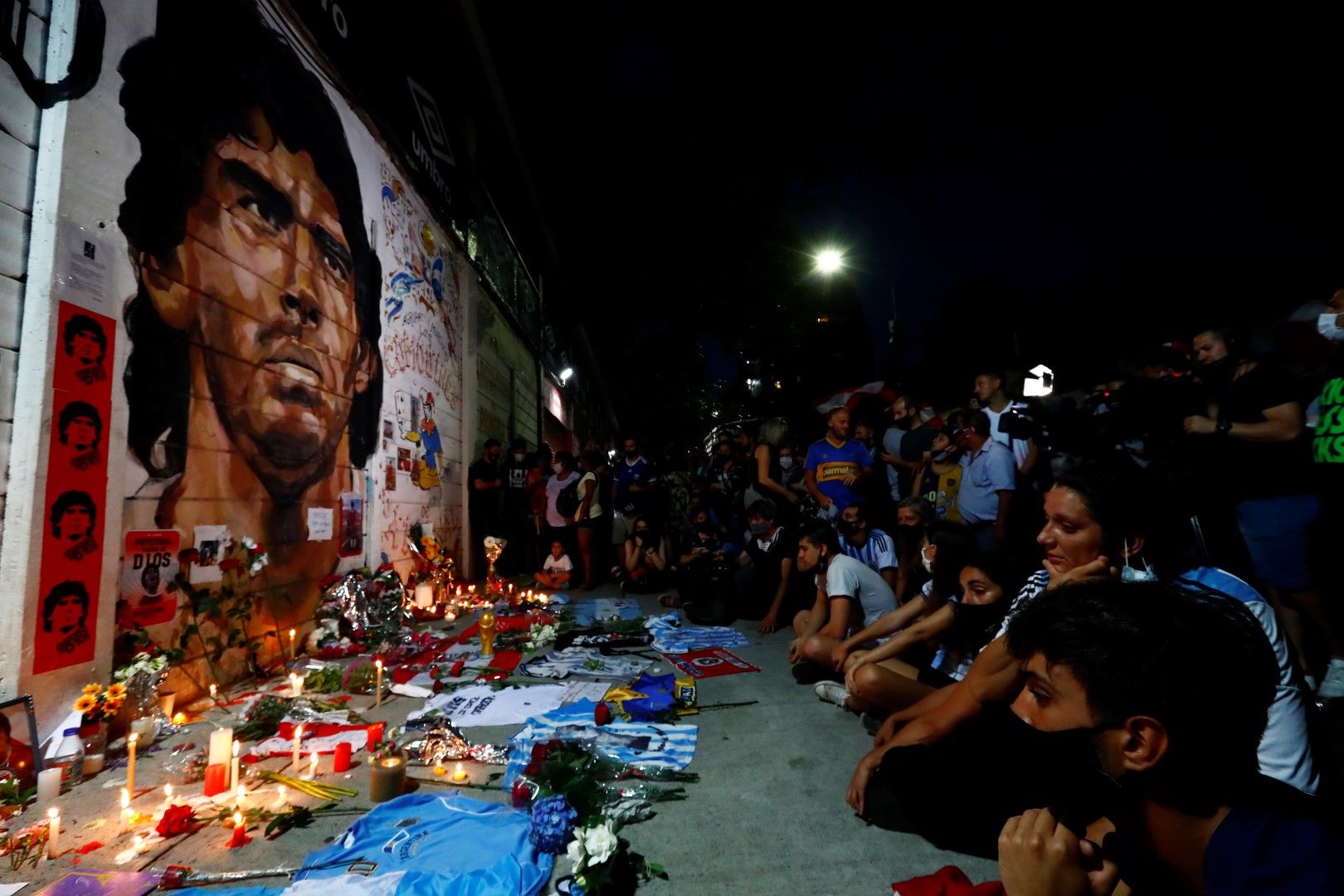 Буенос Айрес, нощта след новината за смъртта на Марадона