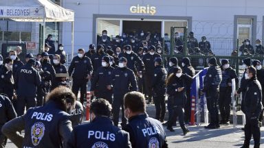 Турски съд произнесе многократни присъди доживотен затвор за някои от