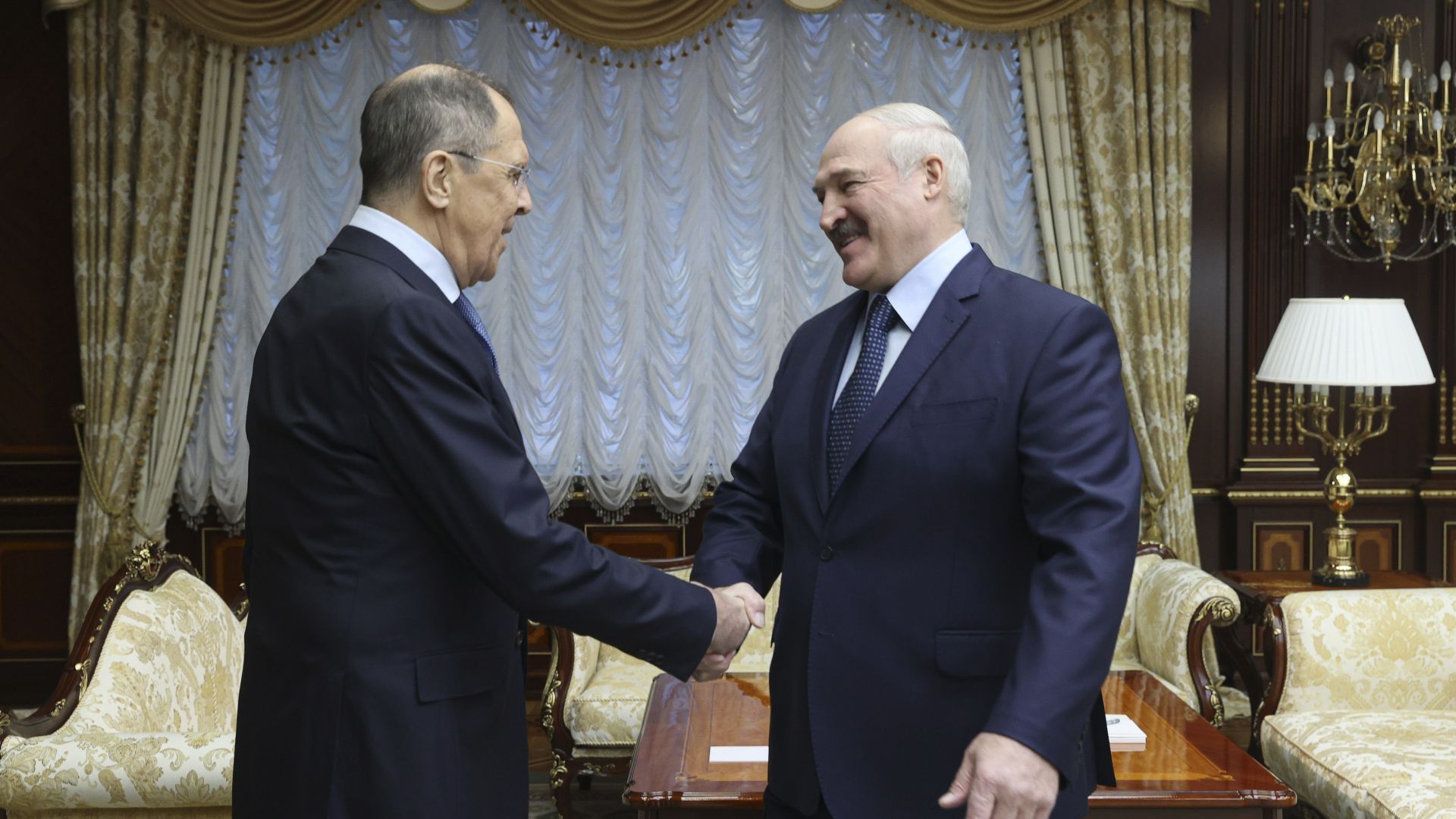 Лавров се видя с Лукашенко в Минск, говори за реформи