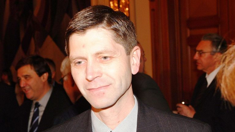 Бившият премиер на България доц. Жан Виденов е съкратен от