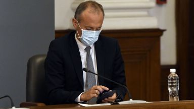 В момента основният ни проблем е коронавирусът образователните дефицити можем