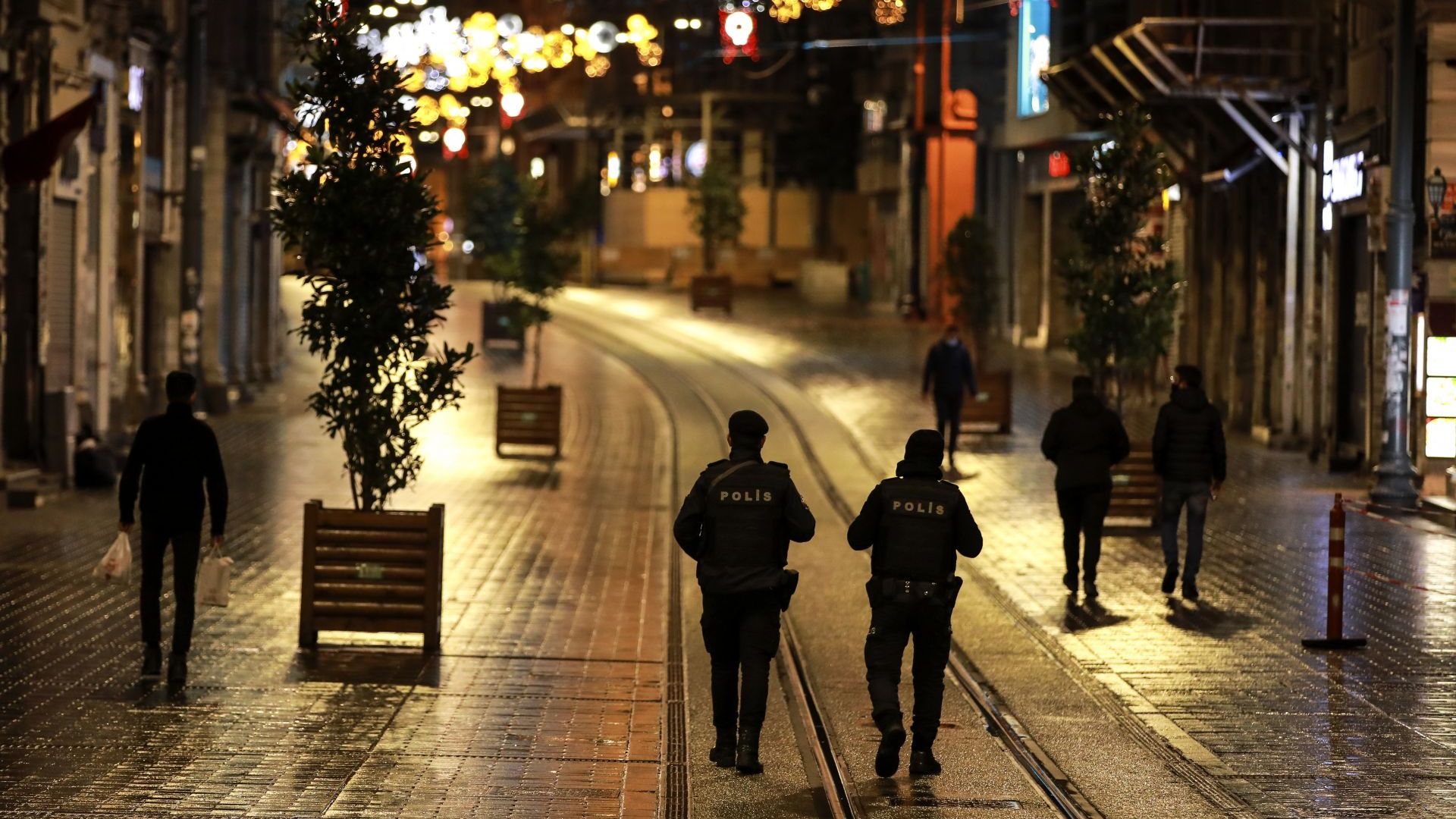 Силите за сигурност на Турция ще следят да няма новогодишни забави 