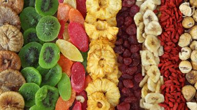 Хората, консумиращи сушени плодове, са по-здрави