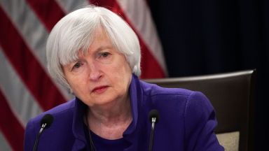 САЩ не са застрашени от хиперинфлация, увери финансовият министър