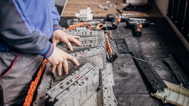 Европейските заводи осигуряват батерии за 7 млн. електромобили годишно
