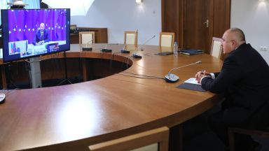 Коронавирусът и въведените безпрецедентни мерки за овладяването му поставиха здравните