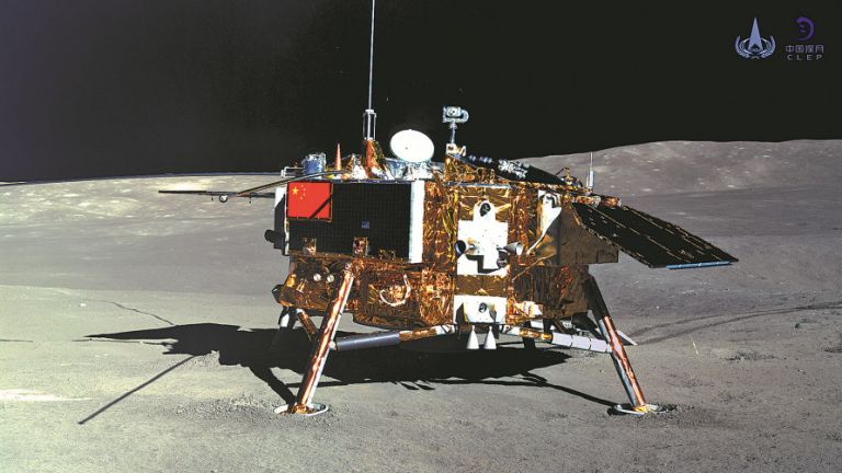 Китайска сонда кацна успешно на Луната