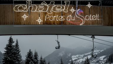 Докъде стигна забранилата ските Франция: Гранични проверки ще спират французите от ски в чужбина