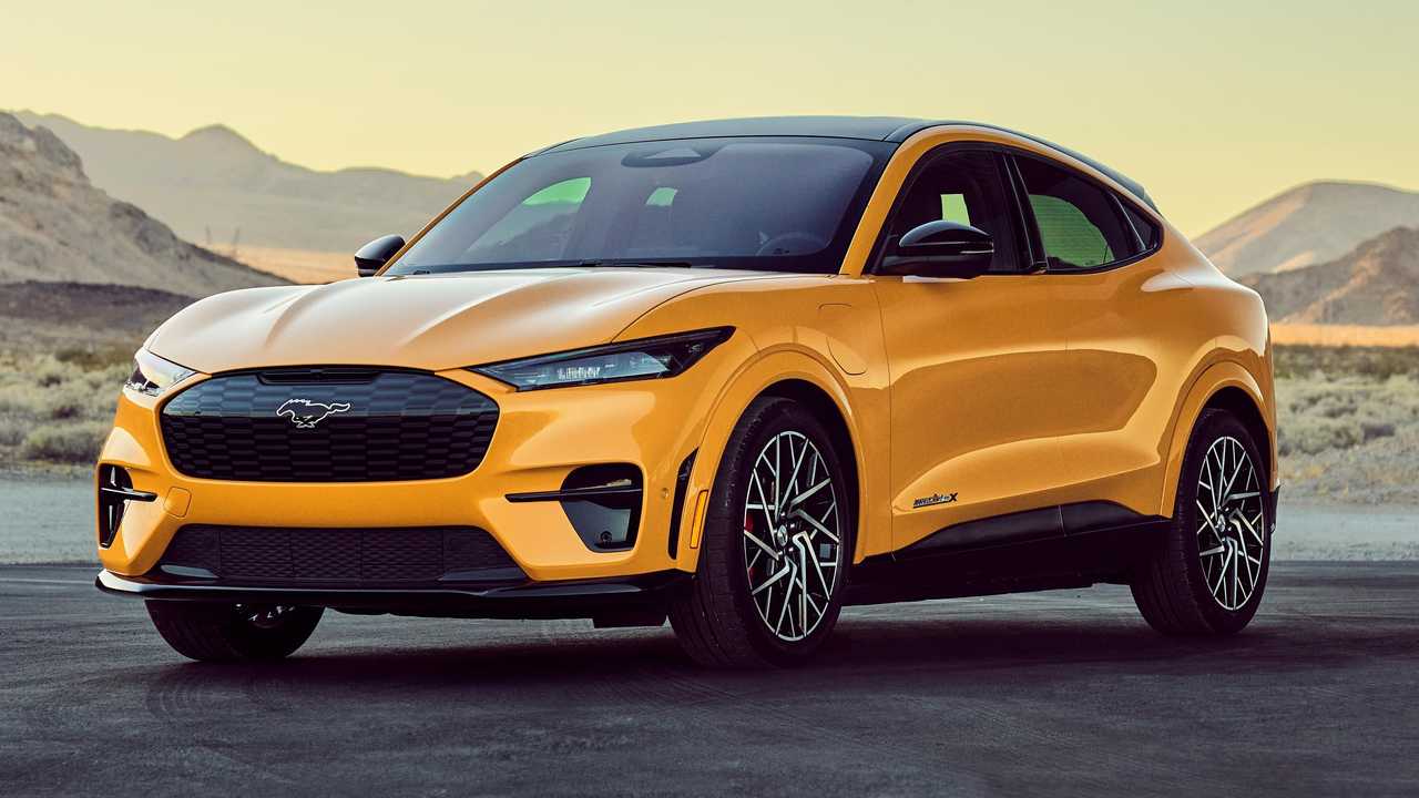 Ford намалява цените на своя електрически Mustang