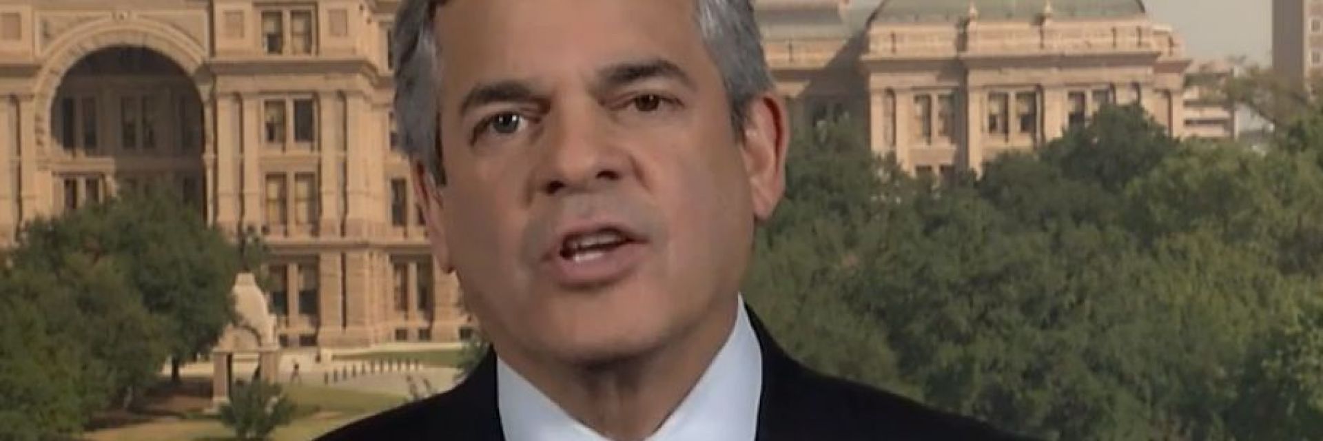 Американски кмет призова от мексикански плаж съгражданите си да не пътуват