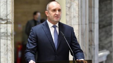 Каквито социални и икономически мерки да прилагаме те няма да