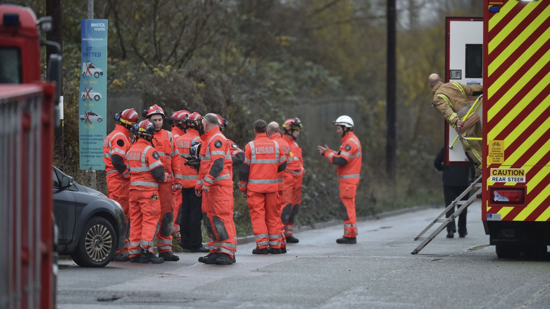Четирима загинали и един ранен в адската експлозия в Бристол  