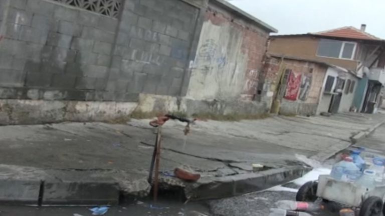 Теч на питейна вода в Бургас заради умишлено пробити тръби