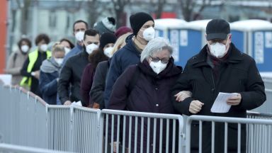 Австрийските власти започнаха днес масово тестване на населението за новия