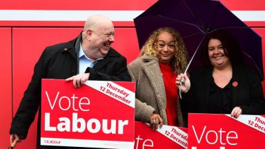 Кметът на Ливърпул Джо Андерсън е бил арестуван във връзка