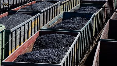 Трудната раздяла с въглищата в Китай и Индия е голям риск за света