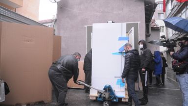 На мястото си в районната здравна инспекция на Бургас е