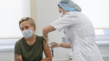 През изминалия уикенд в Москва бяха открити центрове за ваксинация