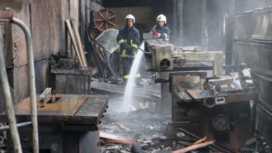 Пожар избухна тази нощ в складова база на Топливо във