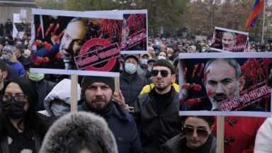 Опозиционни демонстранти блокираха днес улици в Ереван отбелязвайки началото на