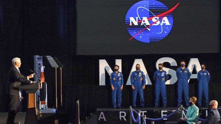 НАСА представи астронавтите за лунната програма "Артемида" 