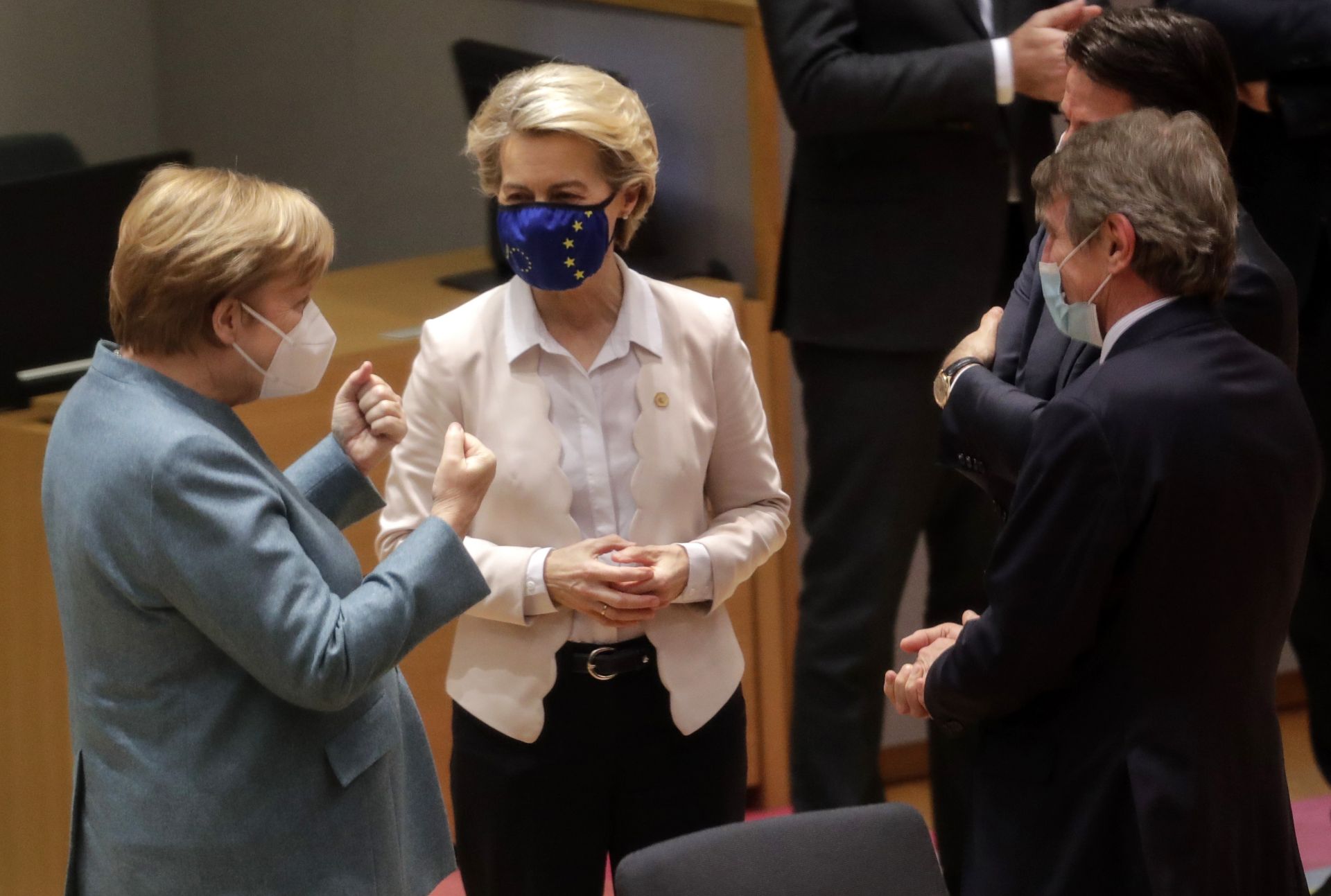 Меркел разговаря с ръководителя на ЕК Урсула фон дер Лайен