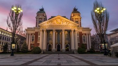 Сградата на Народния театър Иван Вазов една от архитектурните забележителности