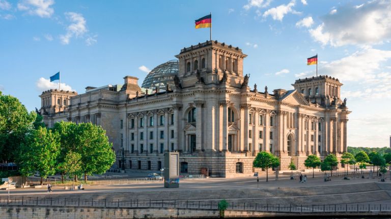 Бундестагът одобри по-ниски цени на горивата и бонус до 1000 евро за работещи