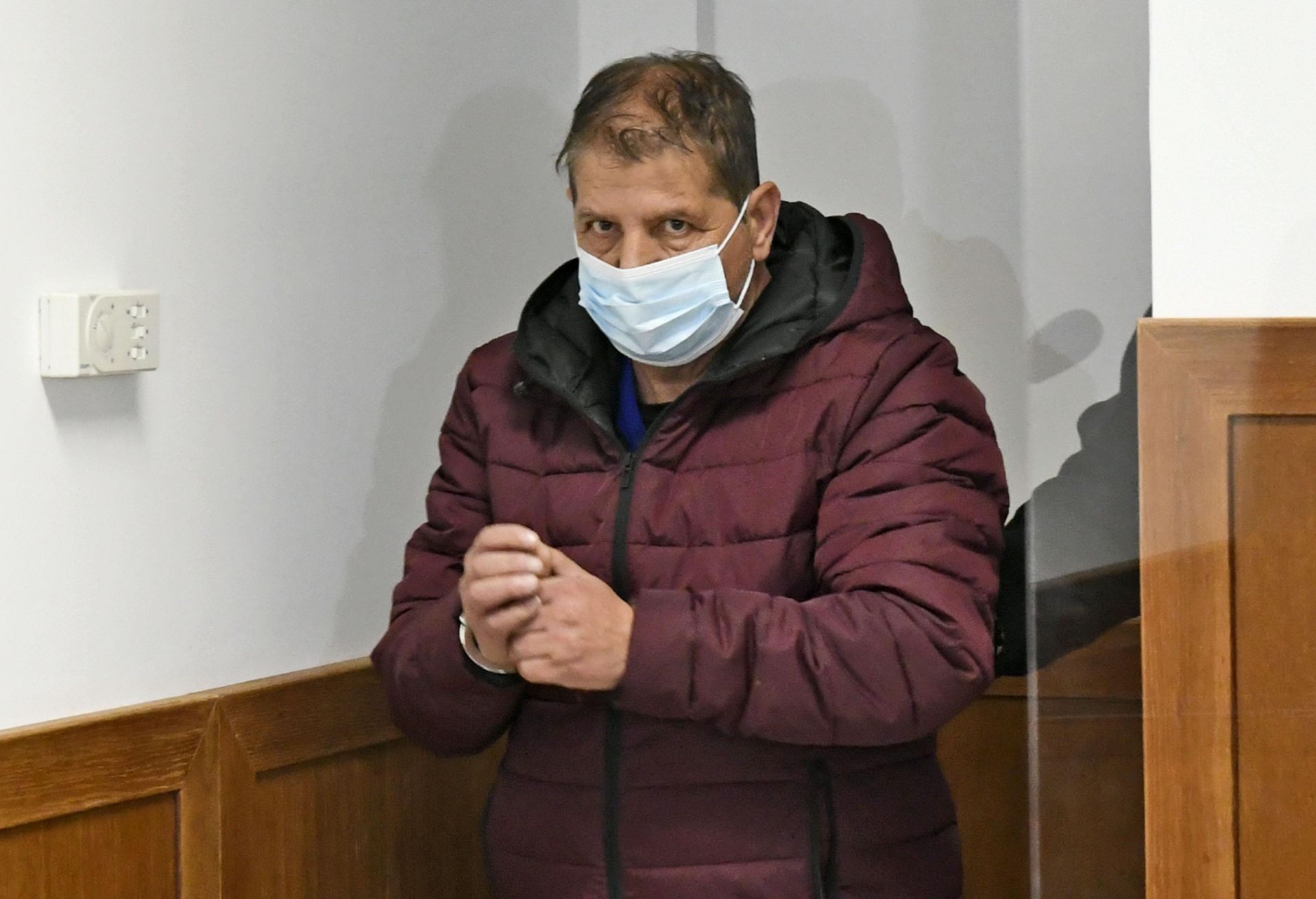 Състав на Софийски районен съд остави в ареста обирджията на пенсии от „Гео Милев“. Оказа се, че рецидевистът е измамил още един пенсионер