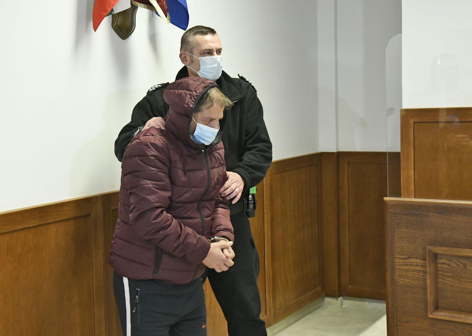 Състав на Софийски районен съд остави в ареста обирджията на пенсии от „Гео Милев“. Оказа се, че рецидевистът е измамил още един пенсионер