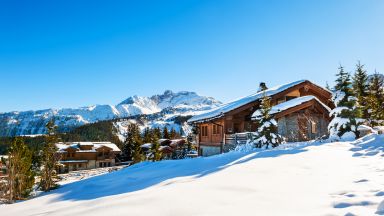 Франция отваря ски курортите си на 7 януари