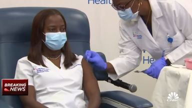 В САЩ днес започна ваксинацията на населението срещу COVID 19 предадоха