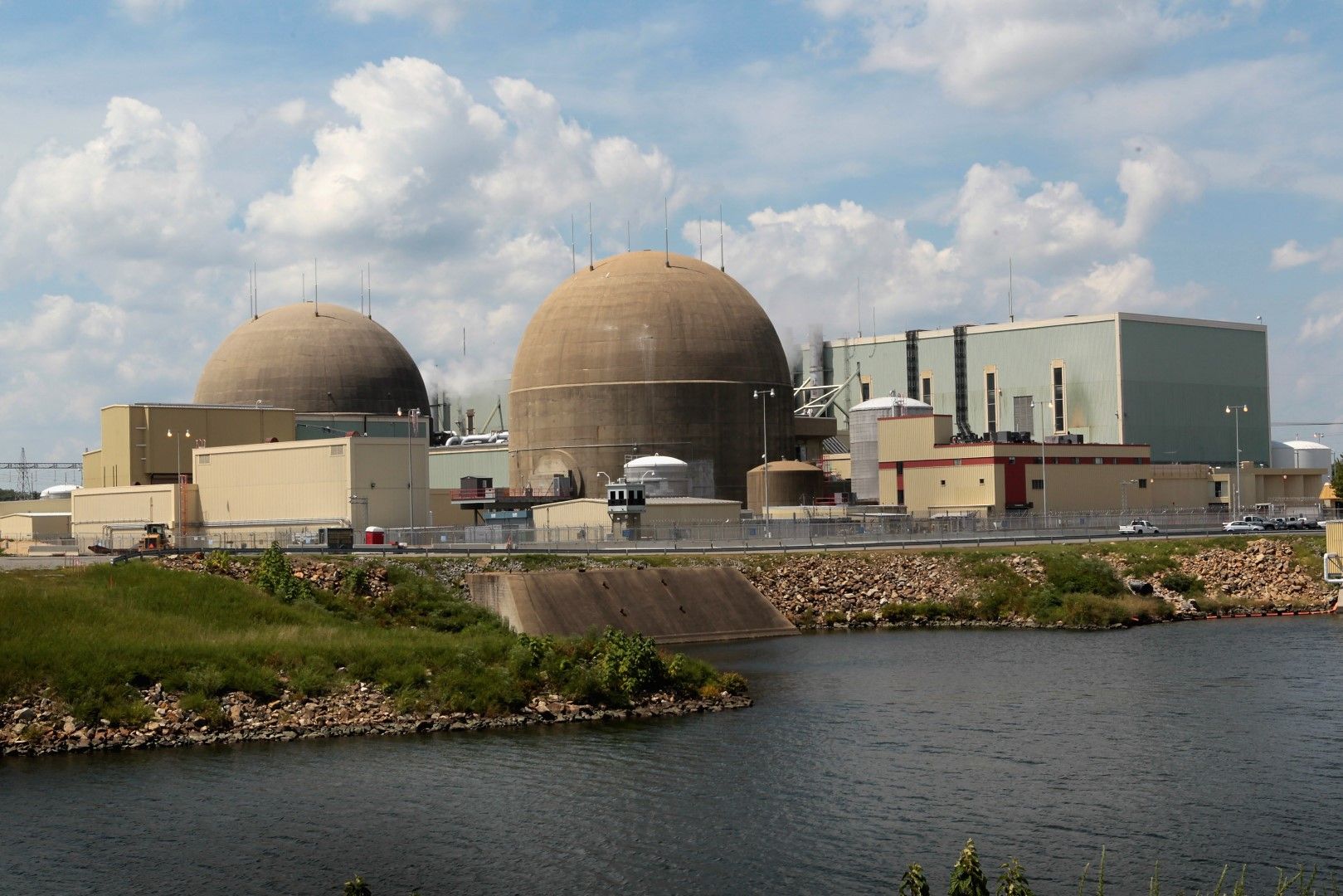 Ядрената централа край Минеръл, щата Вирджиния. САЩ ще засилят позициите си в ядрената енергетика, това е двупартийно решение