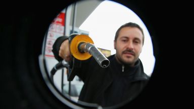 Сегашните цени в бензиностанциите ще се запазят през лятото