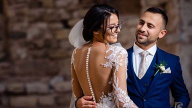 Младоженци които живеят в Швеция дариха парите от букетите на