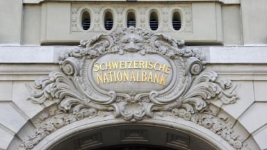 Изненадващо Швейцарската национална банка намали основната лихва