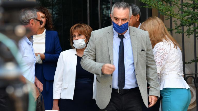 Депутатът от Обединени патриоти Валентин Касабов загуби битката с COVID-19.