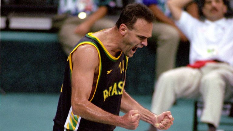 Сбогом на Свещената ръка. Почина иконата на бразилския и световен баскетбол Оскар Шмит