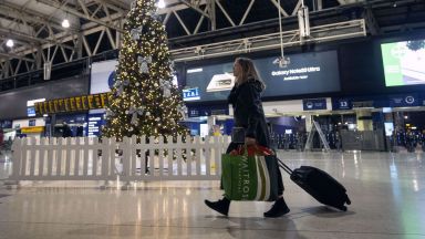 Десетки страни през последните часове обявиха че прекратяват полетите до