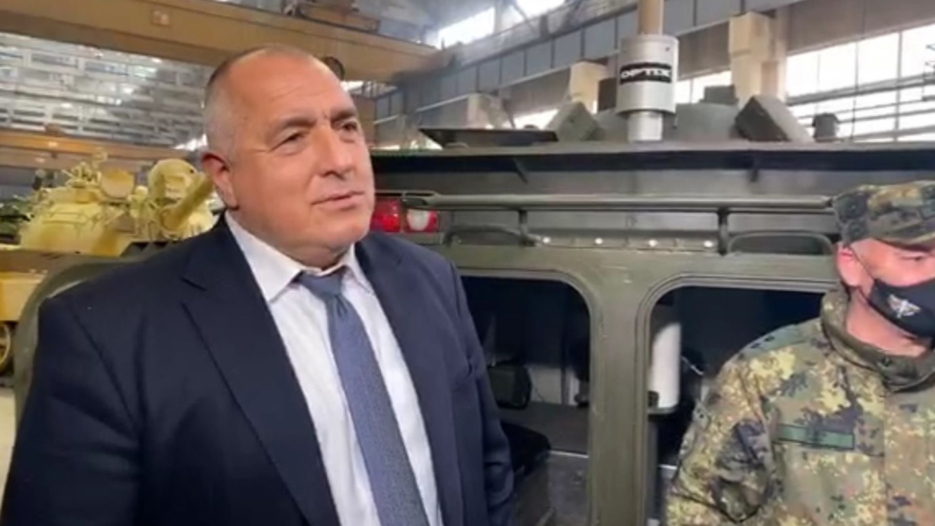 Борисов инспектира "Терем" за модернизацията на танковете Т-72  (видео)